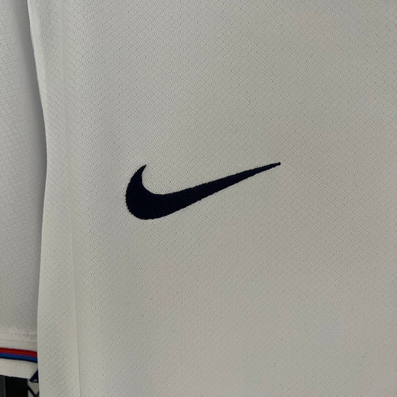 CAMISA LANÇAMENTO DA SELEÇÃO DA INGLATERRA 2024 BRANCO